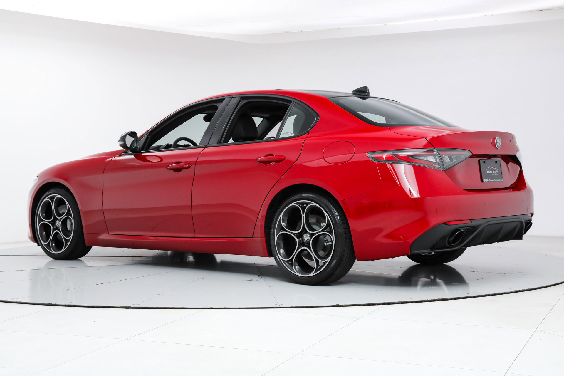 New 2025 Alfa Romeo Giulia w/ Driving Assist Package image 3