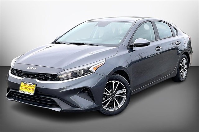 Used 2023 Kia Forte LXS image 2