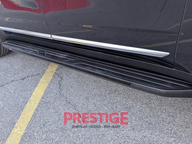 Used 2025 GMC Yukon XL Denali image 12