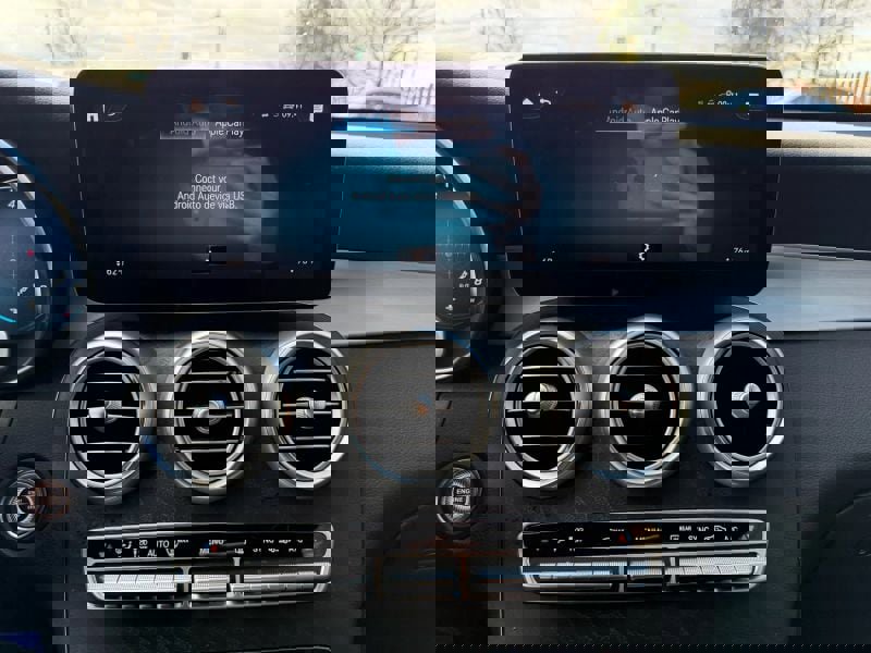 Used 2021 Mercedes-Benz GLC 300 4MATIC image 35