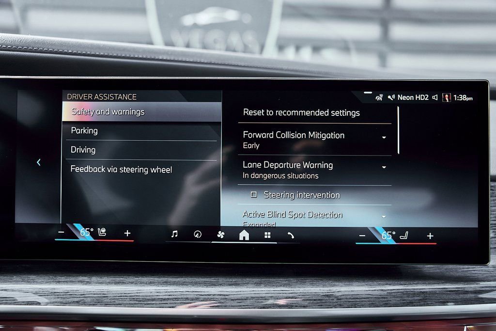 Used 2024 BMW 760i xDrive image 76