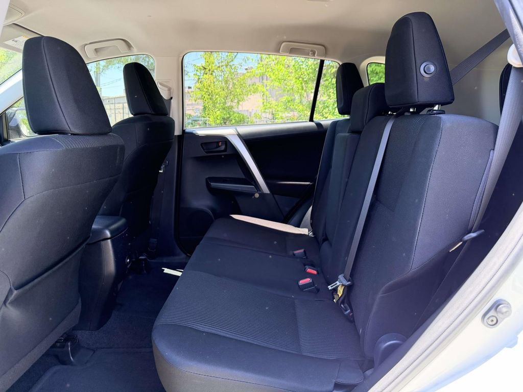 Certified 2018 Toyota RAV4 LE FWD image 17