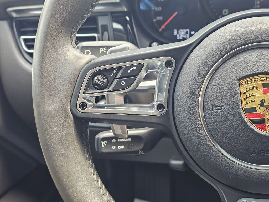 Used 2021 Porsche Macan AWD/4WD image 26