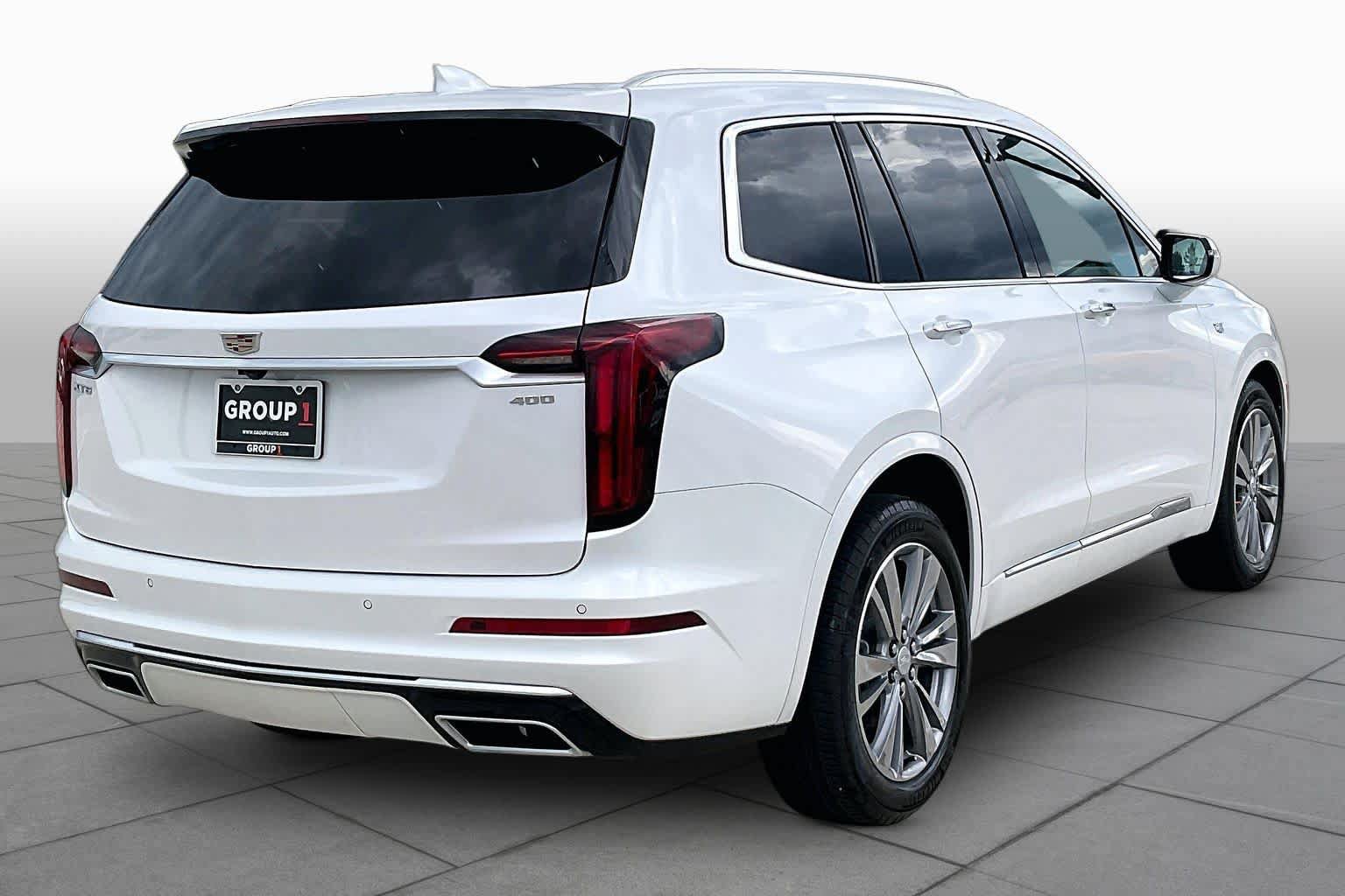Certified 2025 Cadillac XT6 Premium Luxury FWD image 13