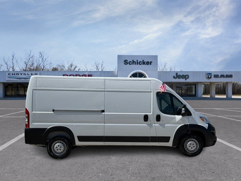 Used 2025 RAM ProMaster 2500 w/ Convenience Group FWD image 2