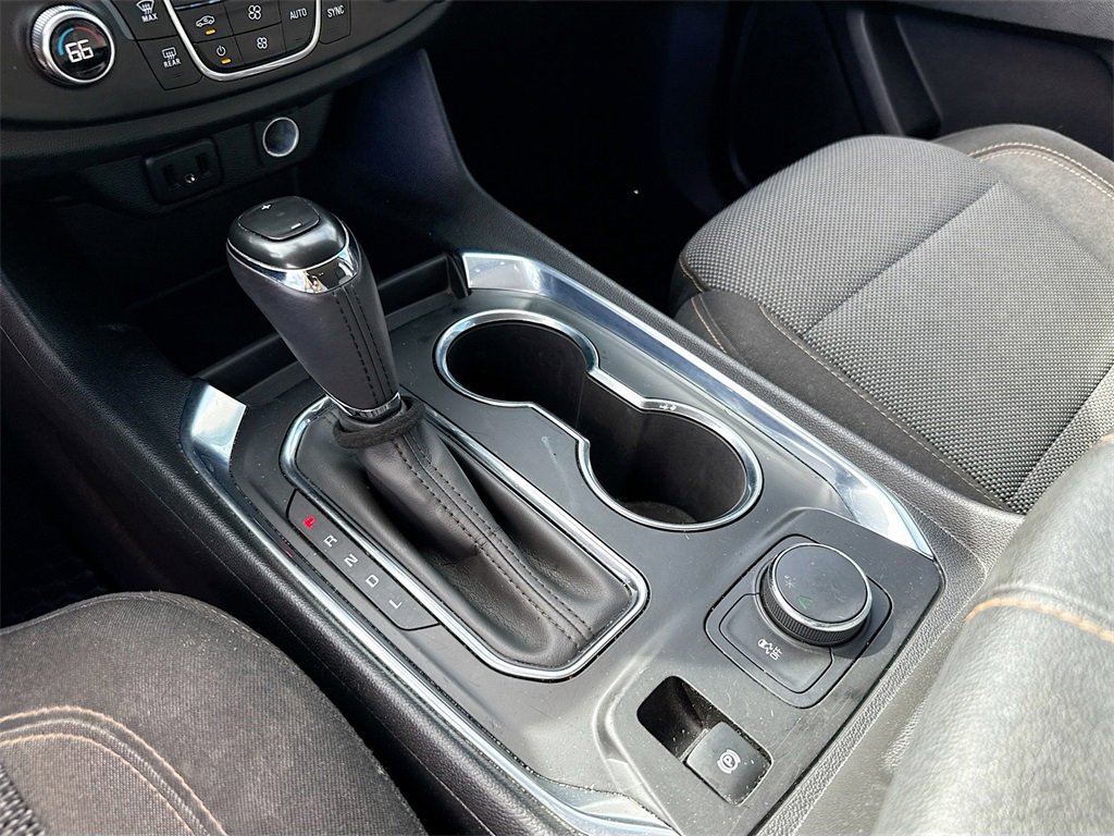 Used 2018 Chevrolet Traverse LT image 18