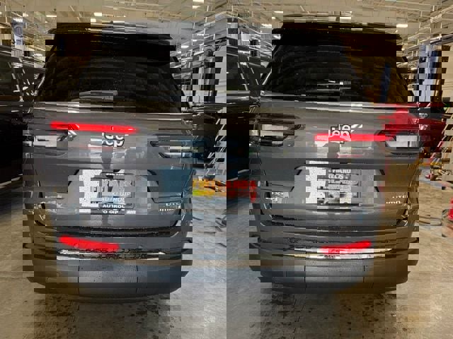 New 2025 Jeep Grand Cherokee L Limited w/ Trailer Tow Package image 4