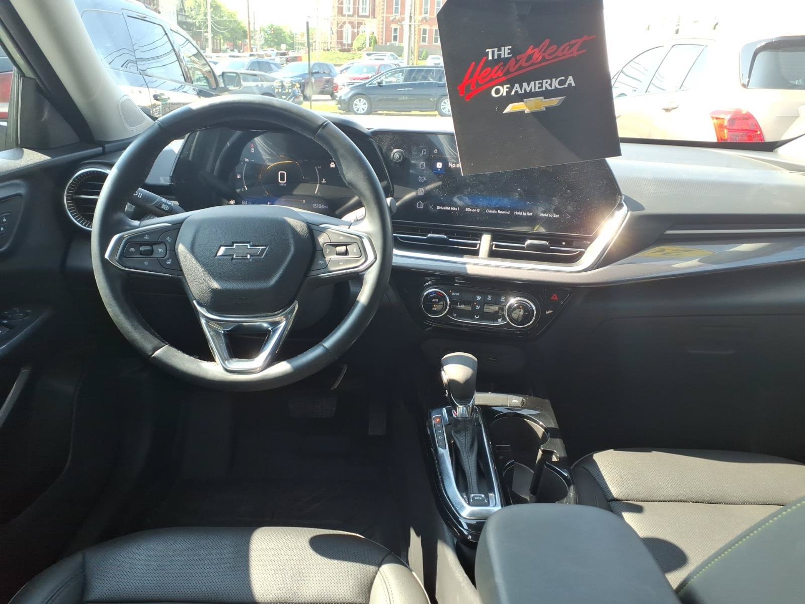 Used 2025 Chevrolet Trax ACTIV FWD image 14