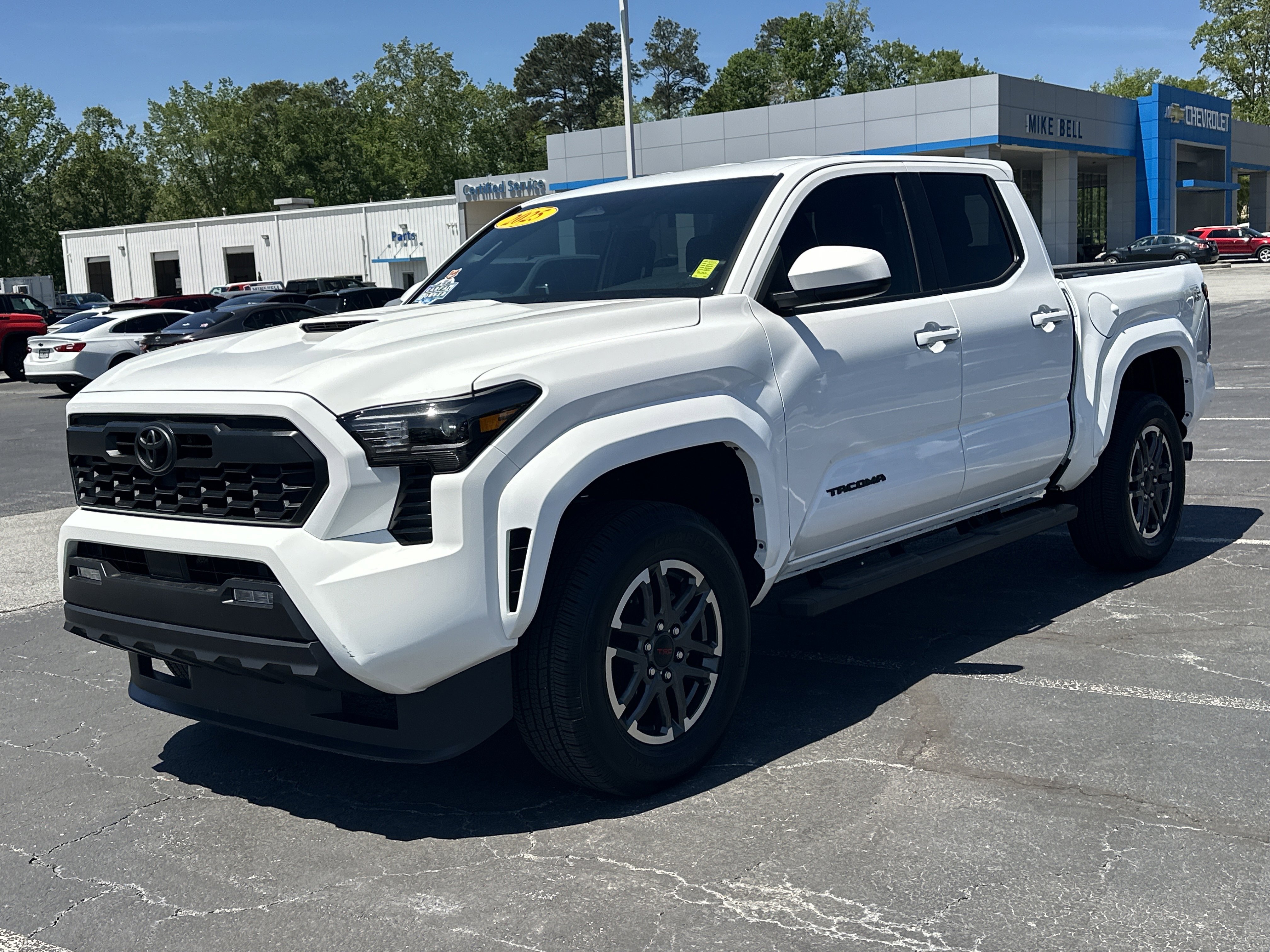Used 2025 Toyota Tacoma TRD Sport AWD/4WD image 4