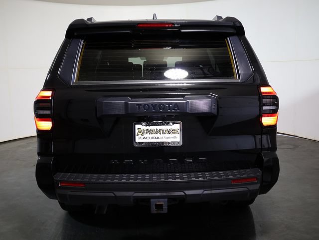 Used 2025 Toyota 4Runner SR5 AWD/4WD image 10