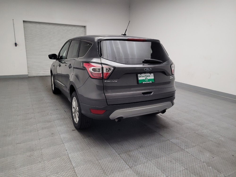 Used 2017 Ford Escape SE FWD image 6