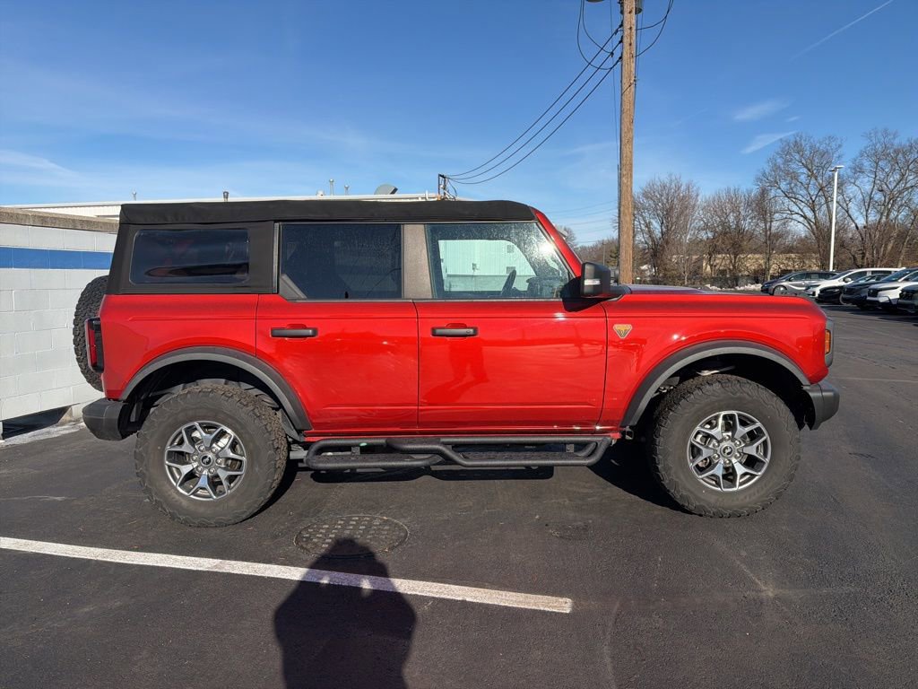 Used 2022 Ford Bronco Badlands image 6