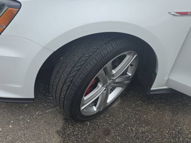 Used 2017 Volkswagen Jetta GLI FWD image 33