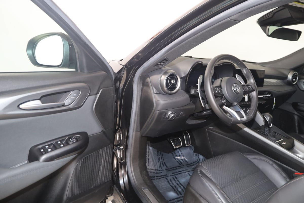Used 2024 Alfa Romeo Tonale Veloce w/ Active Assist Package AWD/4WD image 48