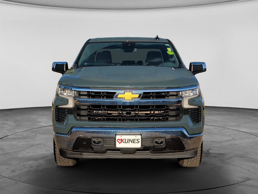 Used 2025 Chevrolet Silverado 1500 LT AWD/4WD image 2