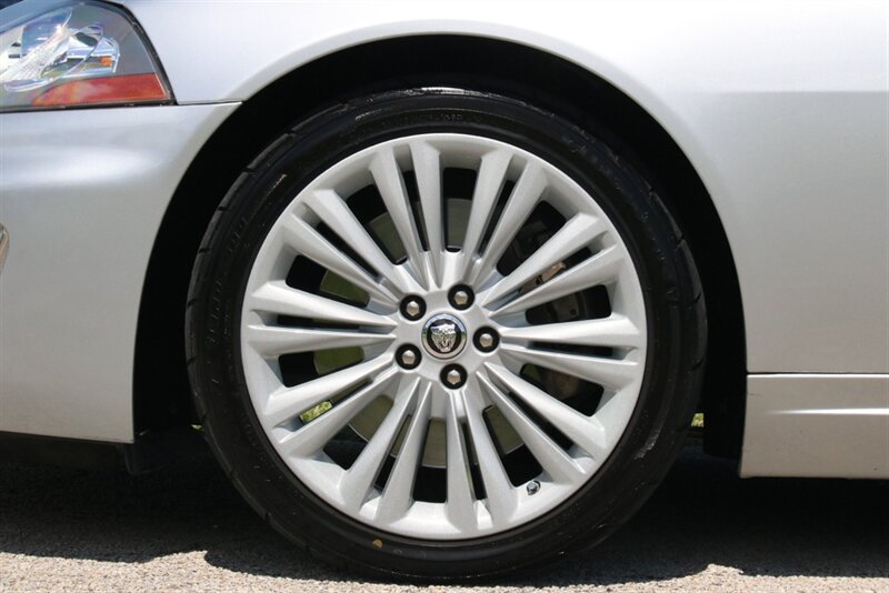 Used 2010 Jaguar XK Convertible RWD image 37
