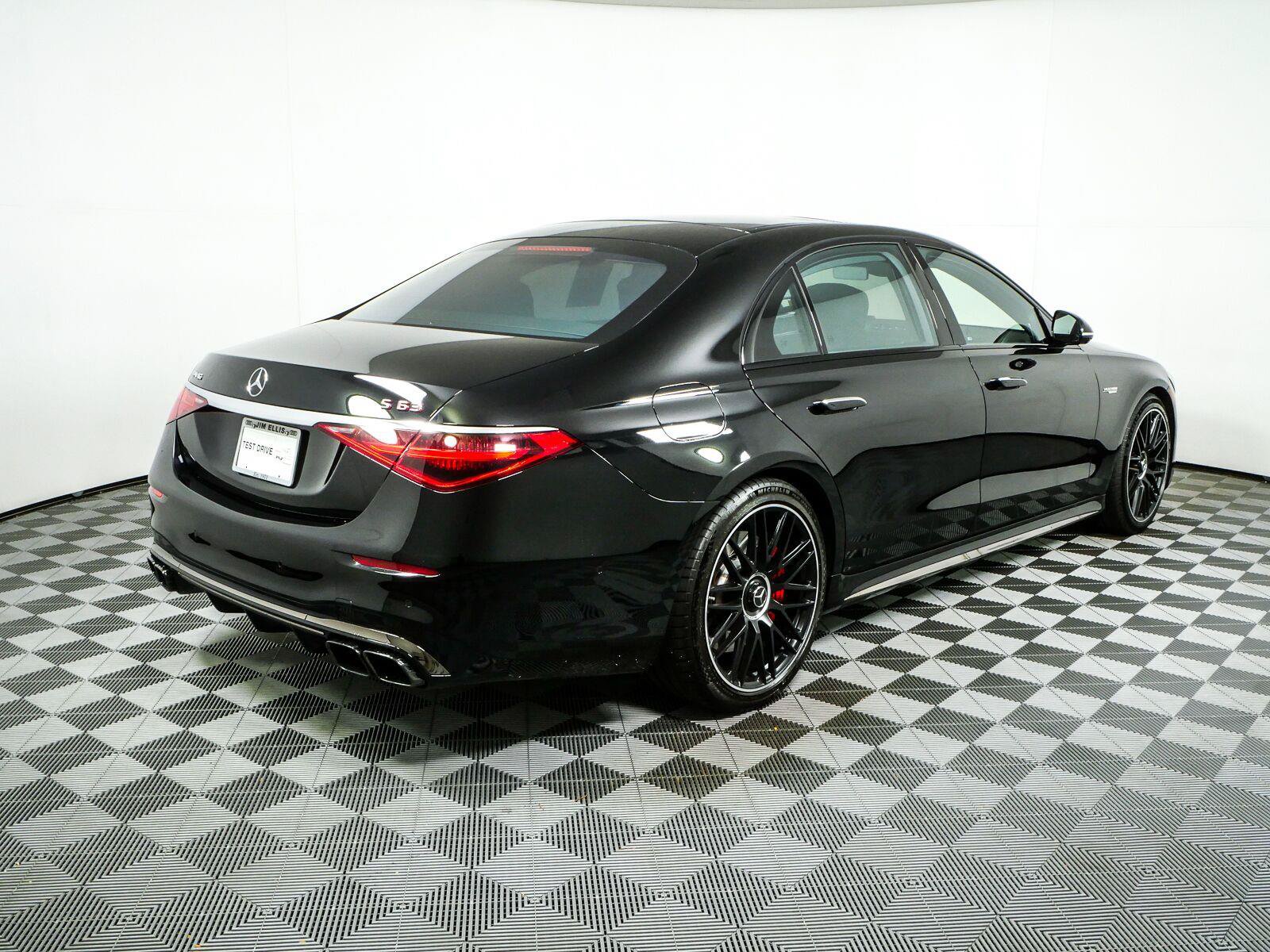 Used 2025 Mercedes-Benz S 63 AMG S image 3