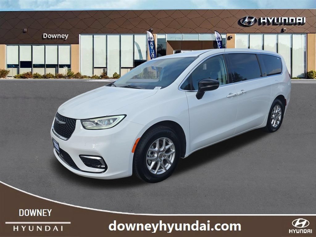 Used 2024 Chrysler Pacifica Touring-L