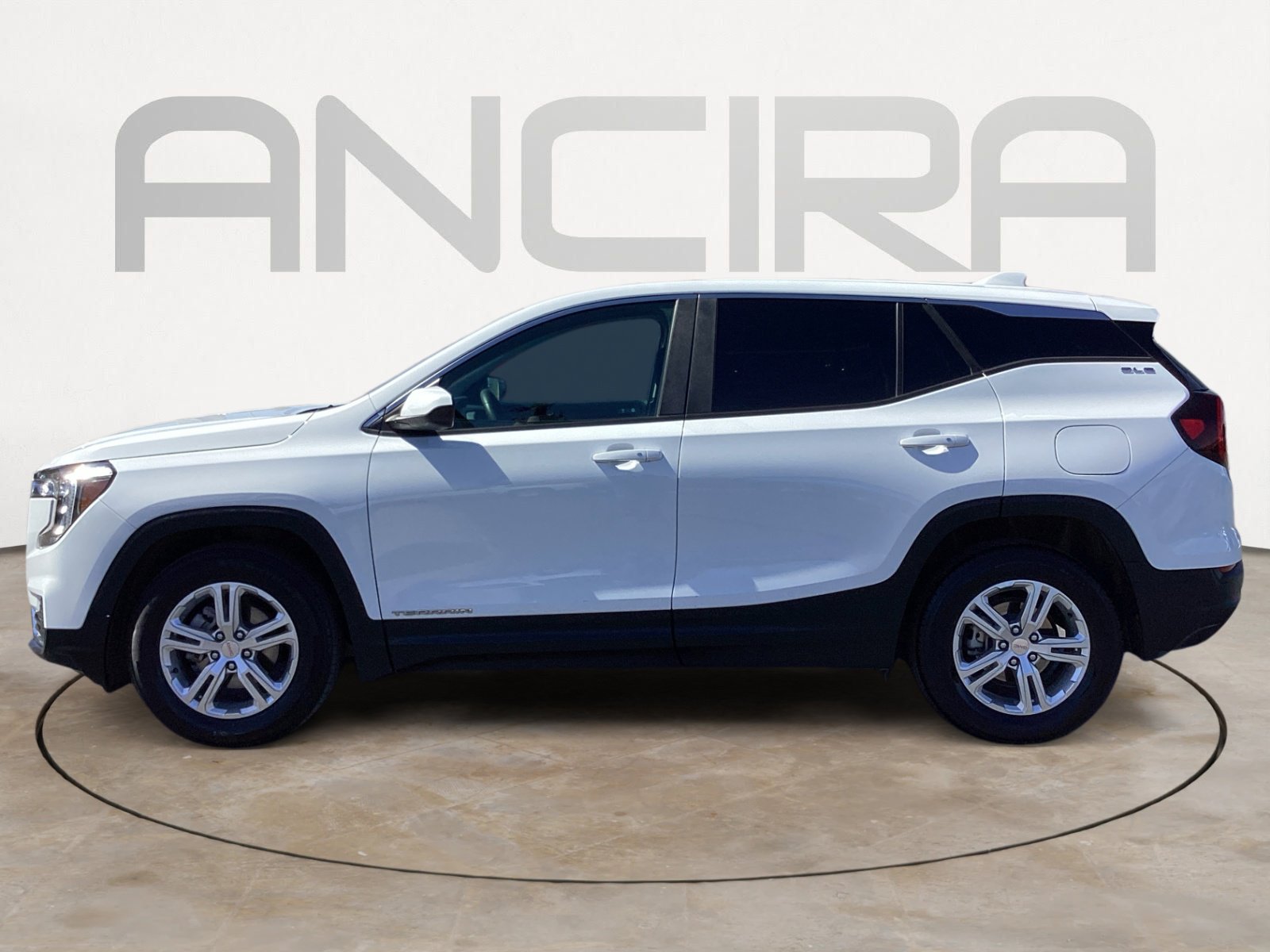 Used 2024 GMC Terrain SLE image 11