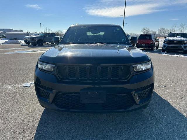 Used 2023 Jeep Grand Cherokee Altitude image 9