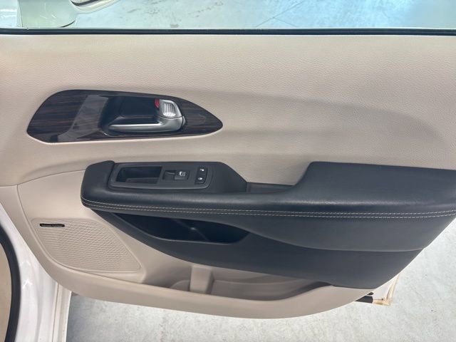 Used 2021 Chrysler Pacifica Limited w/ Premium & Safety Sphere Group AWD/4WD image 28