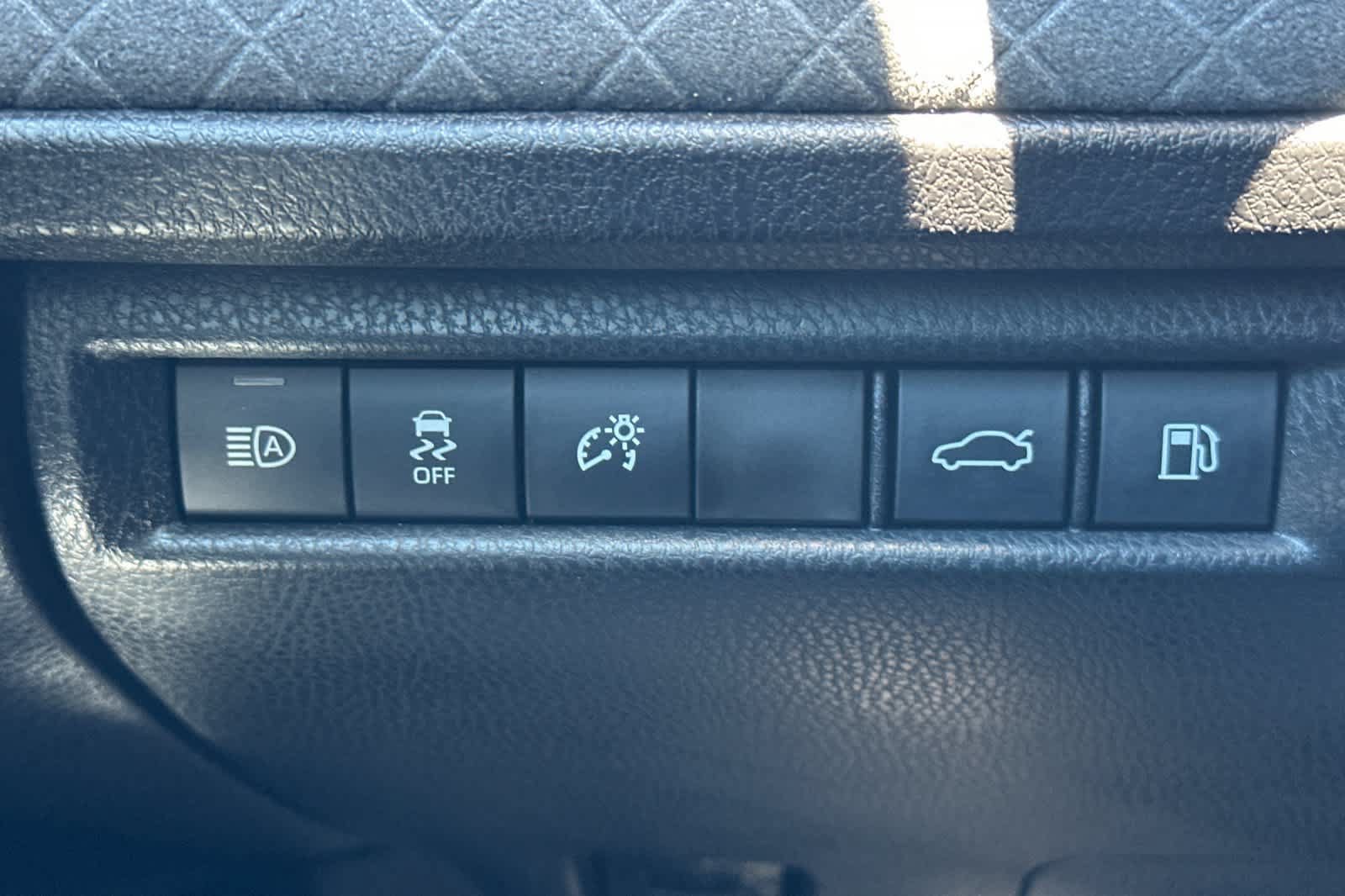 Used 2025 Toyota Camry XLE w/ Premium Package AWD/4WD image 29
