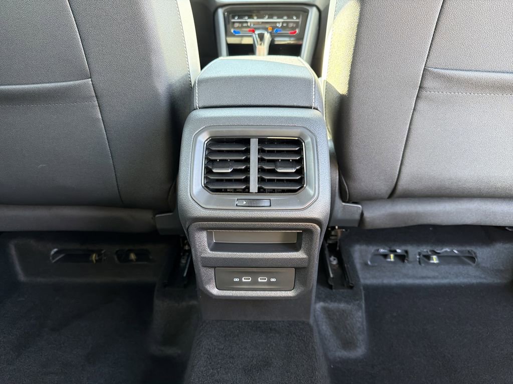 New 2026 Volkswagen Taos SE image 22