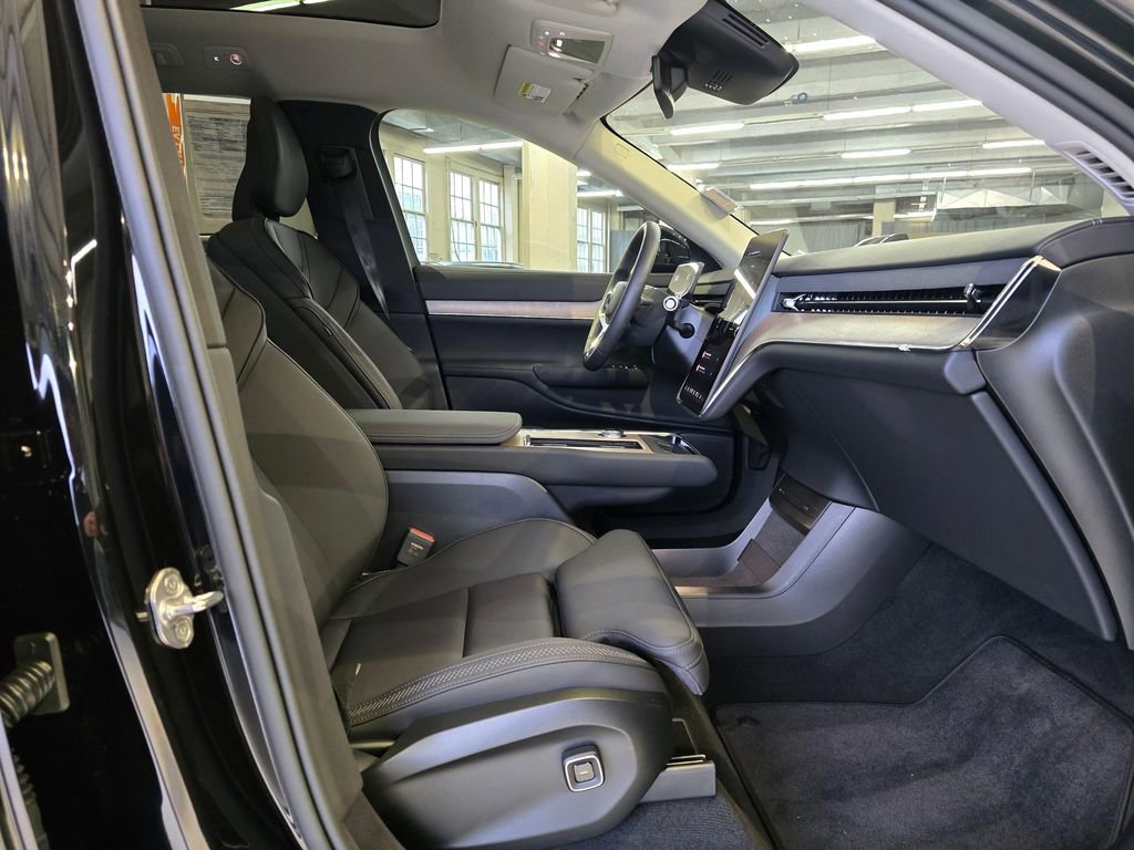 Certified 2025 Volvo EX90 Plus image 10