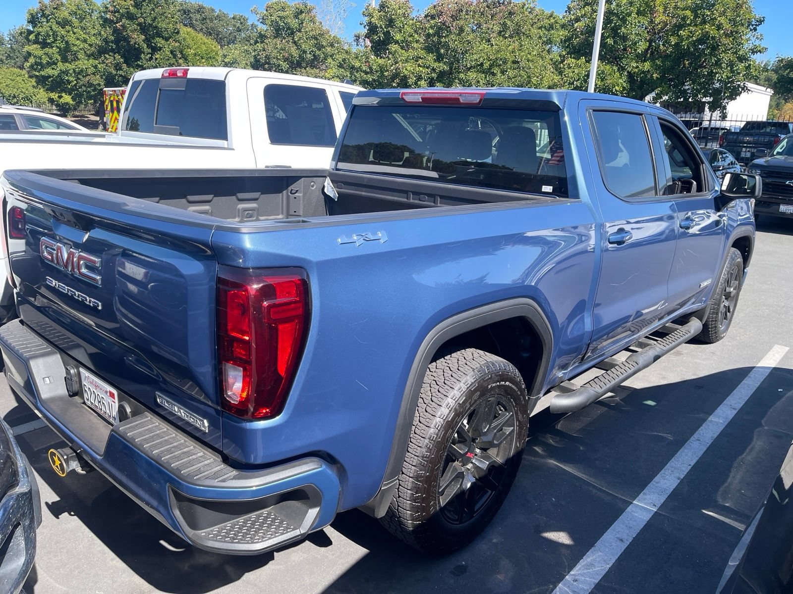 Used 2026 GMC Sierra 1500 Elevation w/ Elevation Select Package AWD/4WD image 2