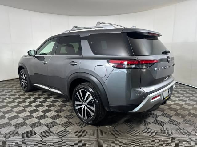 Used 2023 Nissan Pathfinder Platinum w/ Cargo Package image 5