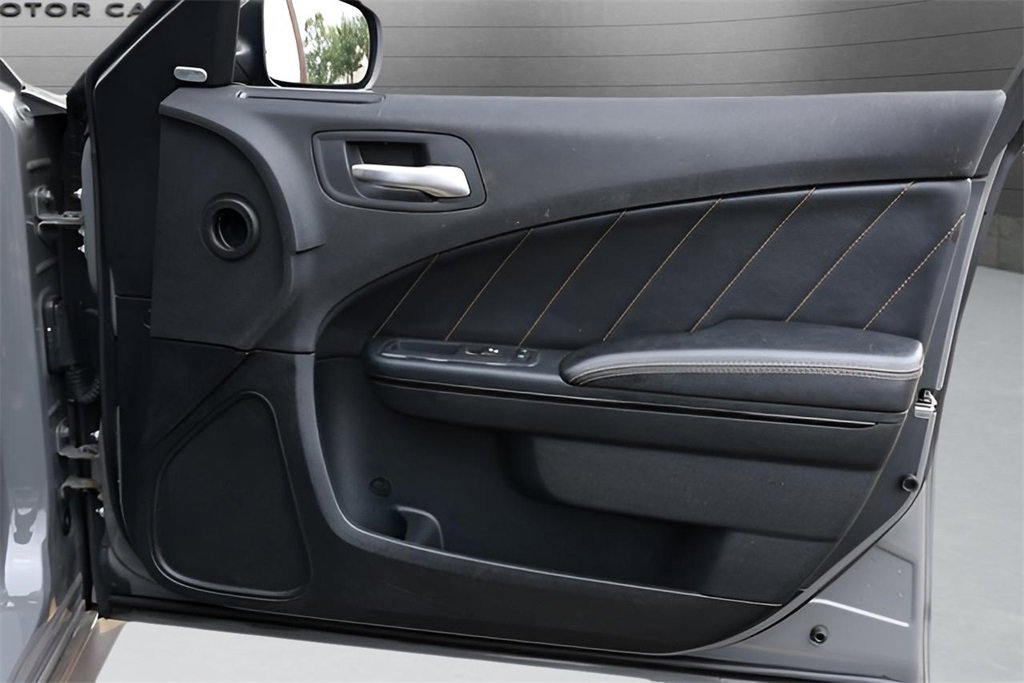 Used 2018 Dodge Charger R/T image 19