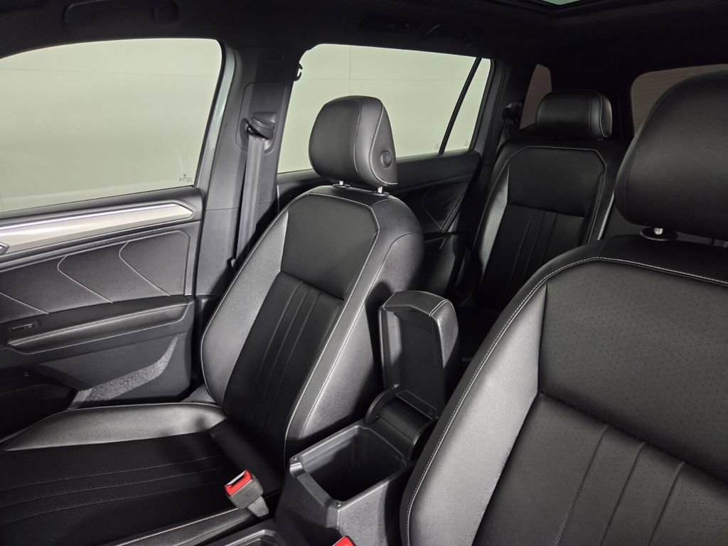 Used 2024 Volkswagen Tiguan SE R-Line AWD/4WD image 21