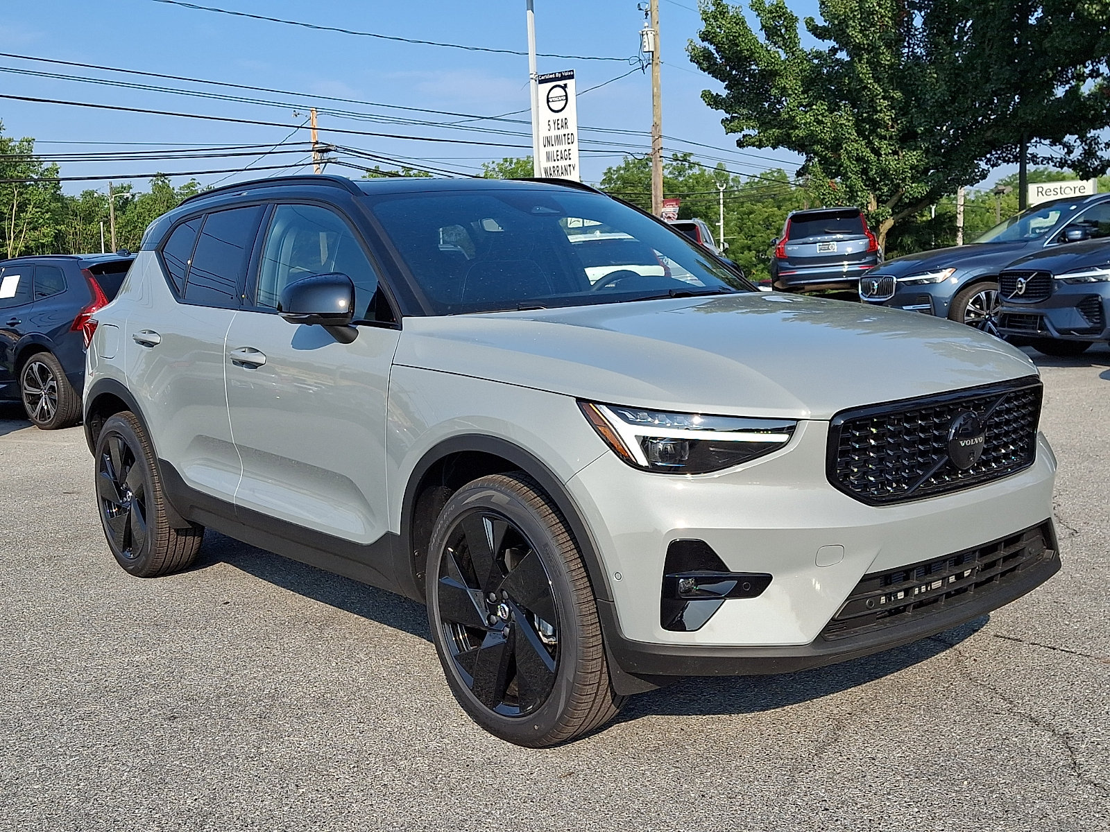 New 2026 Volvo XC40 B5 Ultra w/ Protection Package Premier AWD/4WD image 1