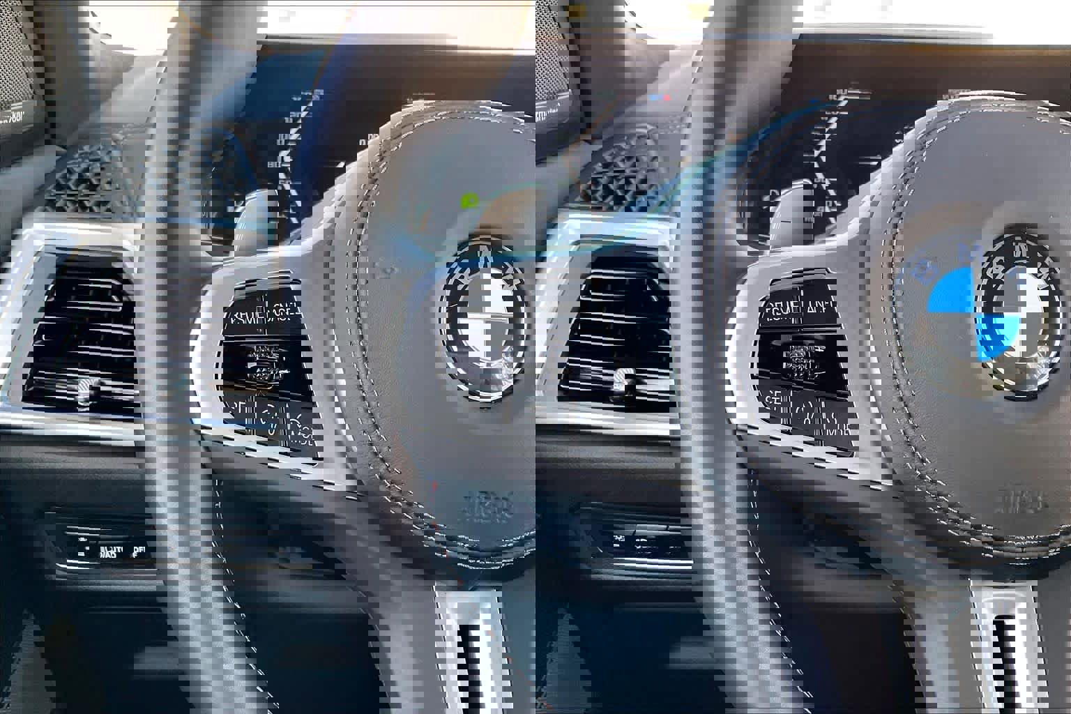 Used 2025 BMW X7 M60i image 26