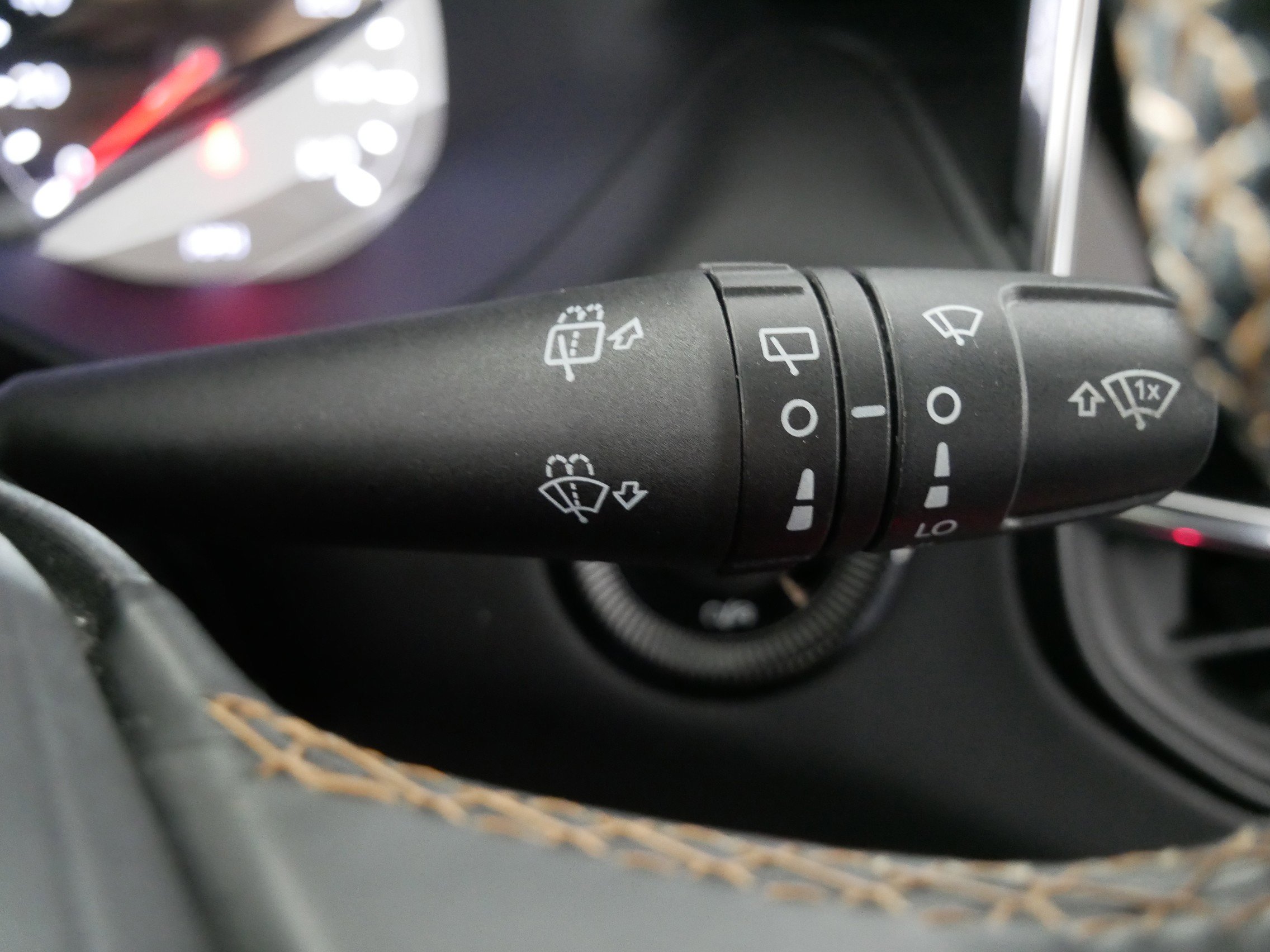 Used 2022 Jeep Compass Limited AWD/4WD image 32