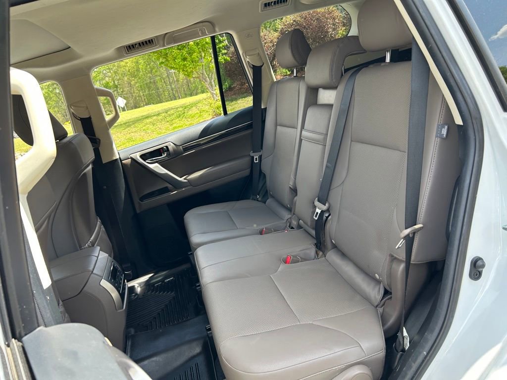 Used 2022 Lexus GX 460 Premium w/ Premium Package image 45