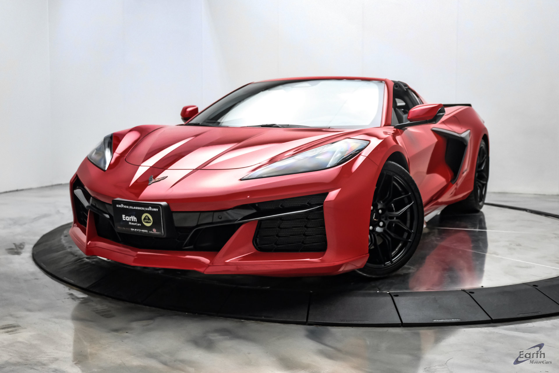 Used 2024 Chevrolet Corvette Z06 RWD image 7