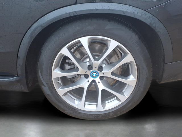Used 2025 BMW X5 xDrive50e image 33