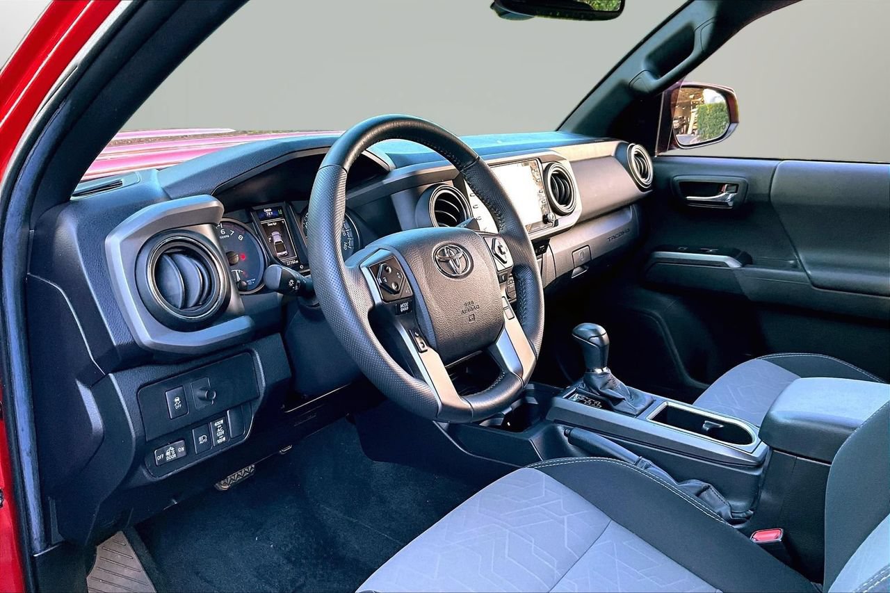 Used 2022 Toyota Tacoma TRD Sport AWD/4WD image 18