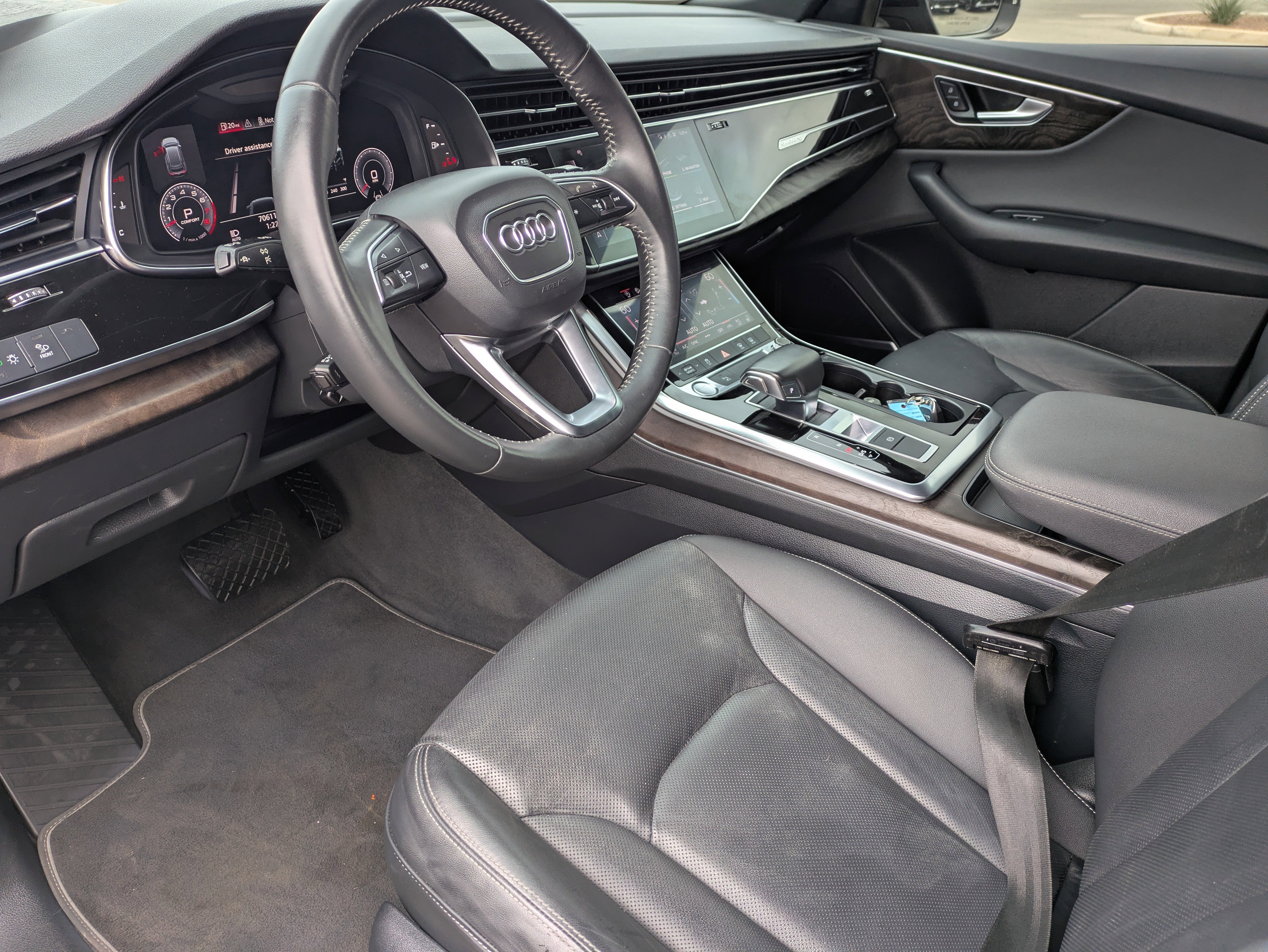 Used 2019 Audi Q8 Premium Plus AWD/4WD image 24