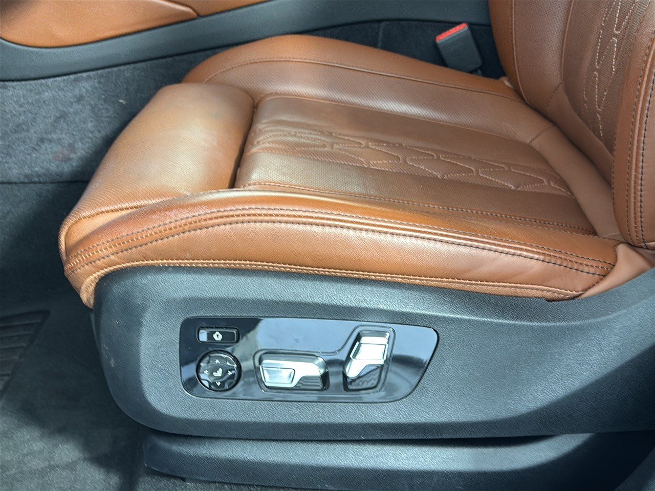 Used 2026 BMW X6 M60i AWD/4WD image 16