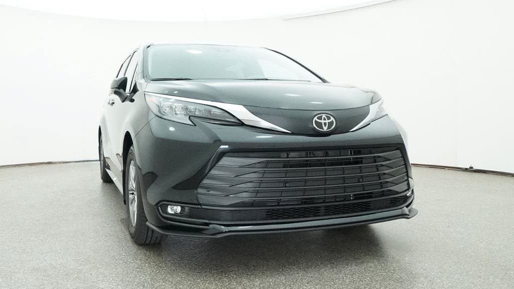 New 2026 Toyota Sienna XLE FWD image 30