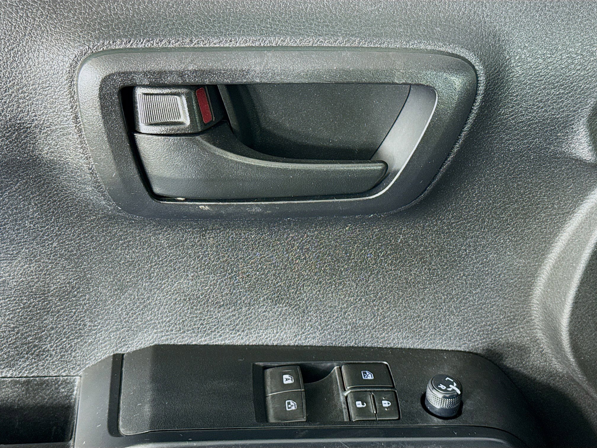 Used 2020 Toyota Tacoma SR image 22