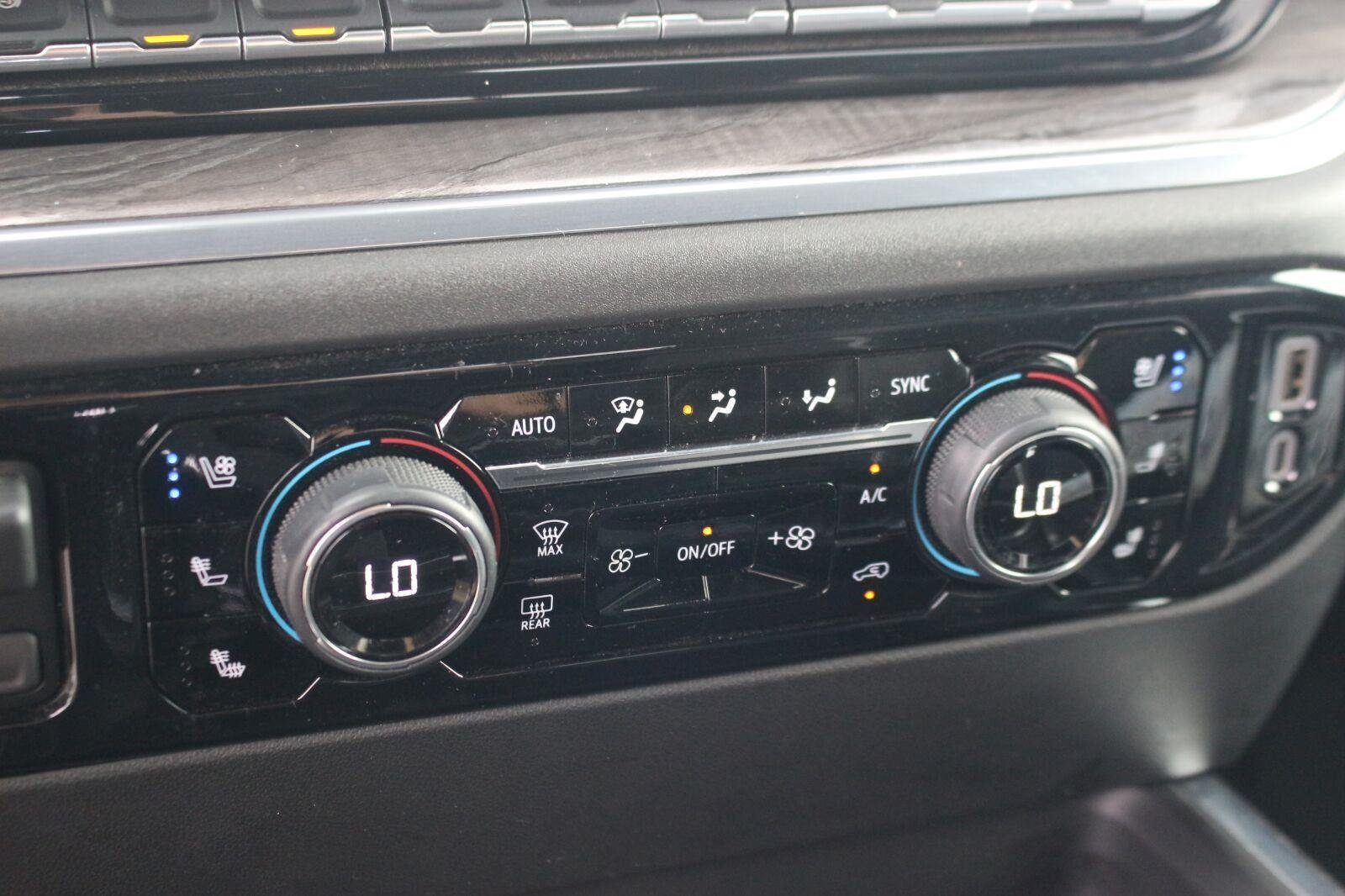 Used 2024 Chevrolet Silverado 2500 LTZ w/ LTZ Convenience Package AWD/4WD image 28