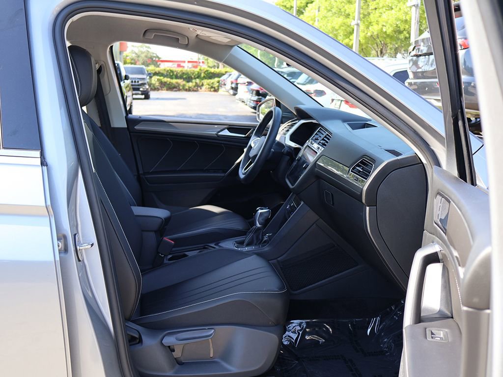 Used 2023 Volkswagen Tiguan SE FWD image 26
