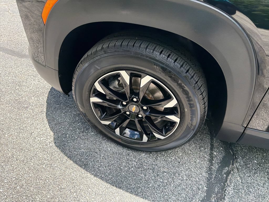 Used 2021 Chevrolet TrailBlazer LT AWD/4WD image 28