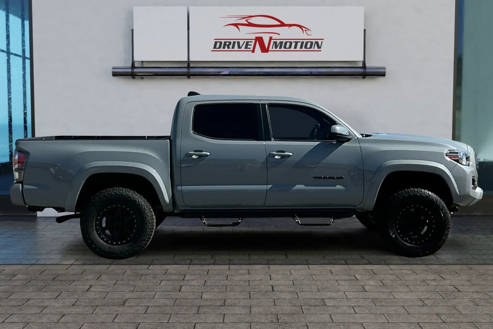 Used 2020 Toyota Tacoma TRD Sport image 3