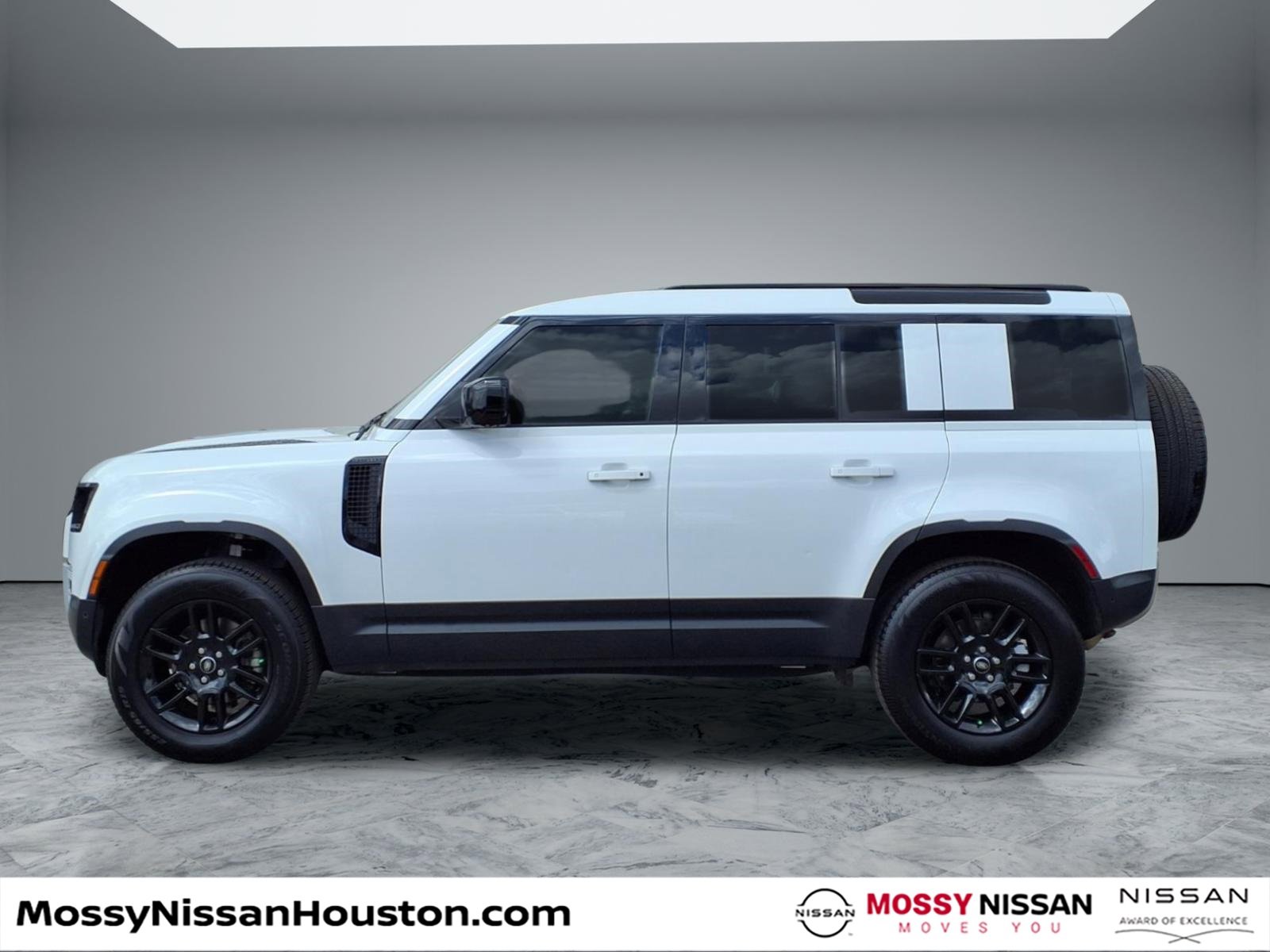 Used 2025 Land Rover Defender 110 S image 5