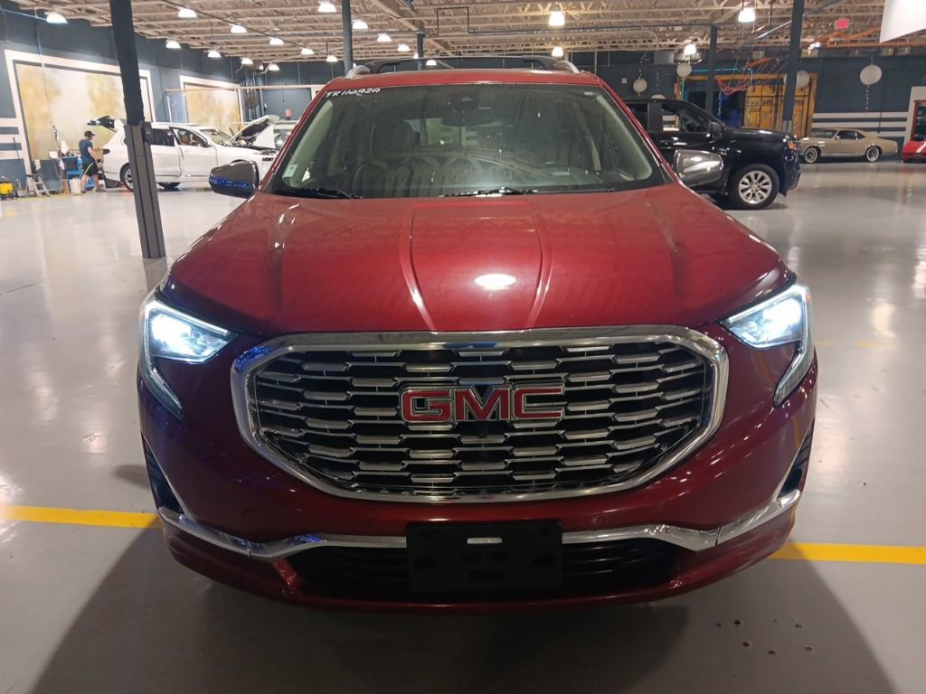 Used 2018 GMC Terrain Denali w/ Advanced Safety Package AWD/4WD image 3