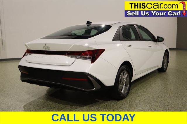 Used 2024 Hyundai Elantra SE FWD image 8